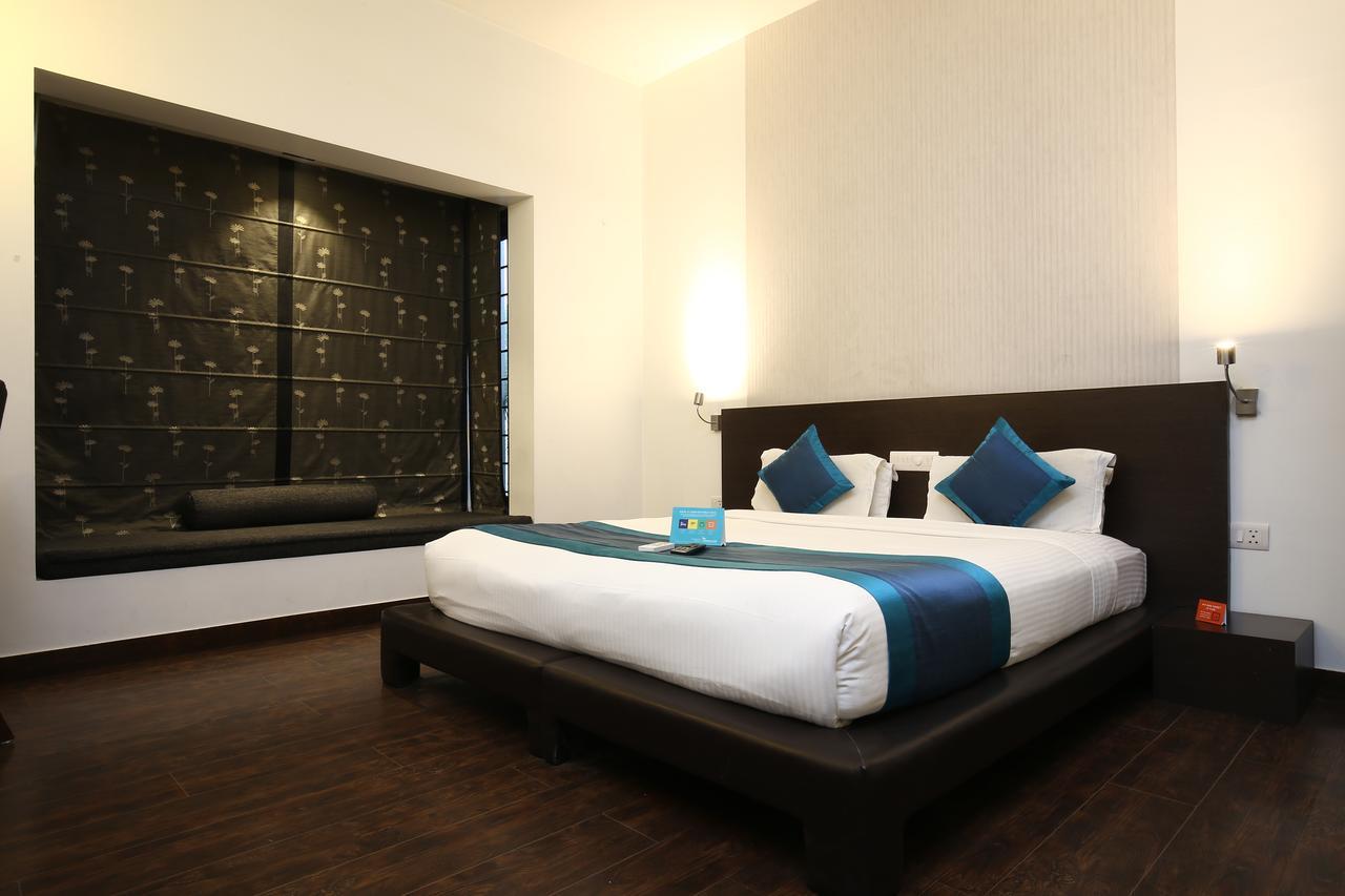 The Saneer Jaipur Hotel Exterior photo