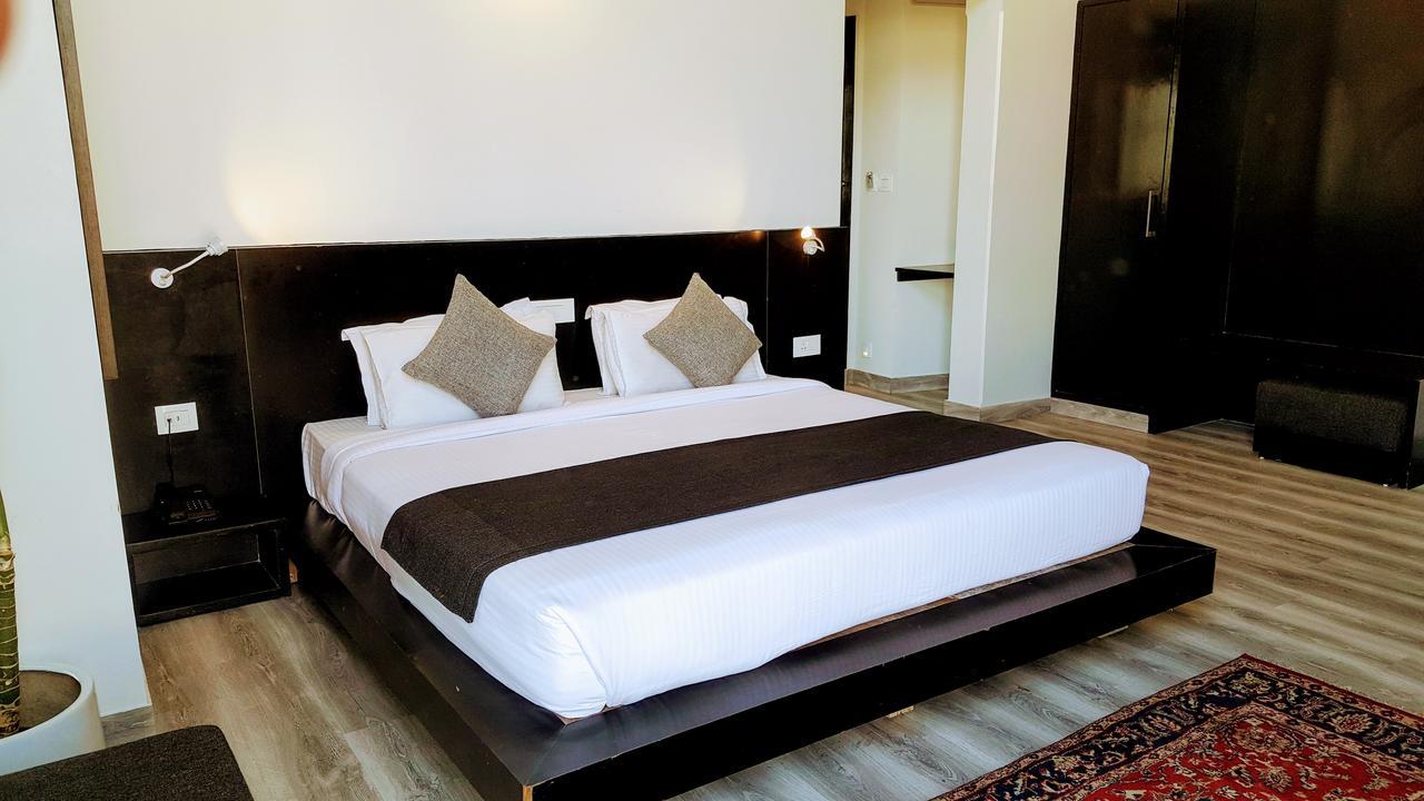 The Saneer Jaipur Hotel Exterior photo
